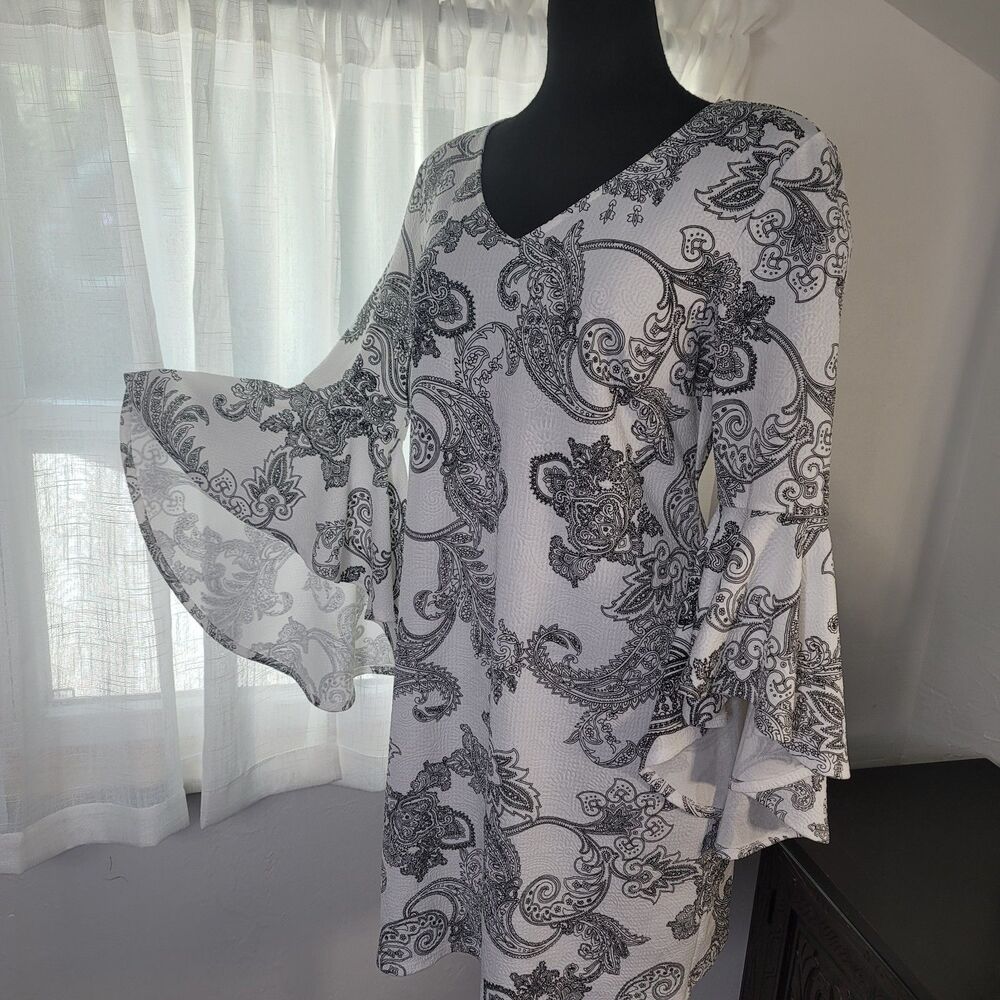 MSK Dress Womens Sz M White Black Paisley Bell Sleeve Shift Boho 70s Glam Witchy